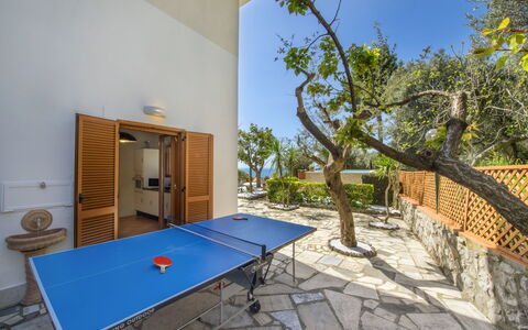 Villa Nerano: Propiedad, Habitación, Edificio, Casa, Bienes Raíces, Villa, Árbol, Departamento, Diseño De Interiores, Vacaciones