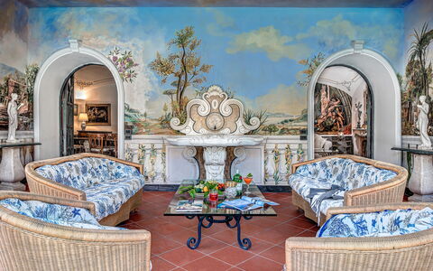 Palazzo Villa Dei Nobili: Mesa, Mueble, Decoración, Azul, Silla, Azur, Diseño De Interiores, Arquitectura, Edificio, Mueble Para Exteriores