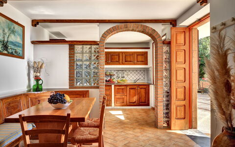 La Villa Dell'olio: Propiedad, Madera, Edificio, Decoración, Sala, Diseño De Interiores, Suelo, Piso, Salón, Bienes Raíces