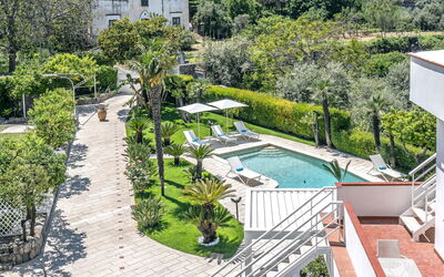 Villa Antonietta: Planta, Agua, Propiedad, Piscina, Árbol, Edificio, Diseño Urbano, Vegetación, Hierba, Ocio