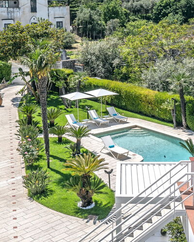 Villa Antonietta: Planta, Agua, Propiedad, Piscina, Árbol, Edificio, Diseño Urbano, Vegetación, Hierba, Ocio