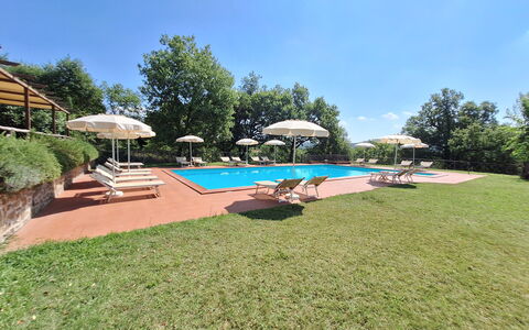 Agriturismo L'incrociata: Piscina, Recurso, Eco Hotel, Hacienda, Inmuebles, Villa, Jardín, Paisajismo, Sombra, Hotel