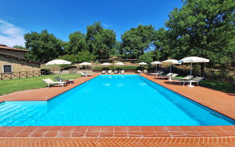 Agriturismo L'incrociata: Piscina, Recurso, Eco Hotel, Hacienda, Inmuebles, Hotel, Sombra, Villa, Mueble Para Exteriores, Paisajismo