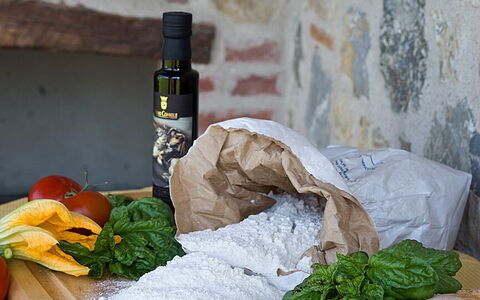 Villa Miravalle: Comida, Vajilla, Ingrediente, Botella, Mesa, Naranja, Los Alimentos Naturales, Fruta