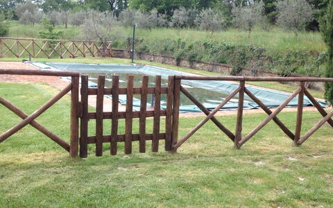 Villa Miravalle: Jardín, Cerca, Césped, Paisajismo, Yarda, Patio Interior, Sombra, Parque, Manchas De Madera, Madera Dura