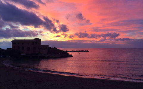 Nina Home - Levanto: Cielo, Agua, Horizonte, Cuerpo De Agua, Resplandor Crepuscular, Oscuridad, Puesta De Sol, Mar, Costeras Y Los Accidentes Geográficos Oceánico