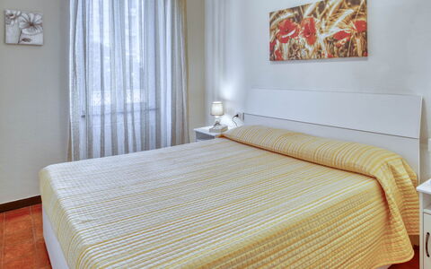 Nina Home - Levanto: Propiedad, Mueble, Edificio, Comodidad, Madera, Textil, Diseño De Interiores, Suelo, Piso, Marco De La Cama