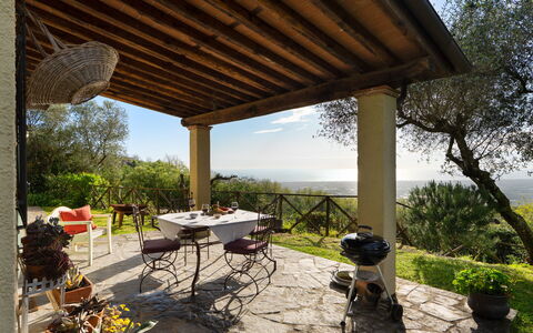 Villa Elisa: Mueble, Silla, Mesa, Mueble Para Exteriores, Cocina Y Comedor Mesa, Sombra, Recurso, Jardín, Mesa Al Aire Libre, Estructura Al Aire Libre