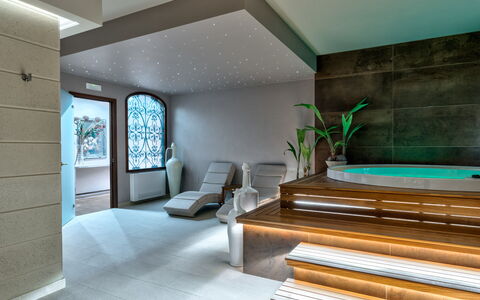 Villa Oria: Mueble, Propiedad, Planta, Encendiendo, Diseño De Interiores, Comodidad, Madera, Piso, Suelo, Sala