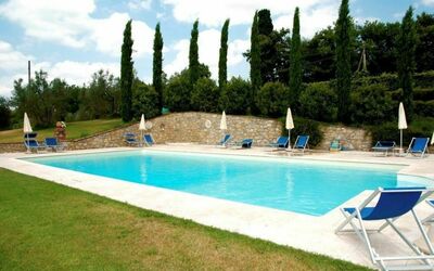Residenza D'epoca: Agua, Cielo, Nube, Planta, Piscina, Árbol, Sombra, Material Compuesto, Ocio, Hierba