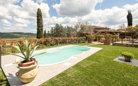 Valdambra Villa: Piscina, Jardín, Recurso, Patio Interior, Paisajismo, Eco Hotel, Casa De Campo, Inmuebles, Hacienda, Yarda