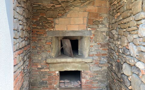 Il Pozzo Di San Barnaba: Madera, Ladrillo, Enladrillado, Edificio, Albañileria Horno, Hogar, Casa, Gas, Pared De Piedra