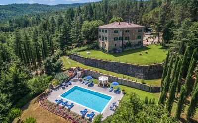 Ville Rosadi Weddings: Propiedad, Hill Station, Inmuebles, Paisaje Natural, Casa, Bienes Raíces, Edificio, Mansión, Árbol, Montaña