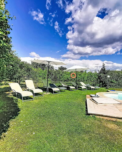 La Quercia: Azul, Piscina, Jardín, Mueble Para Exteriores, Césped, Recurso, Paisajismo, Sombra, Sunlounger, Eco Hotel