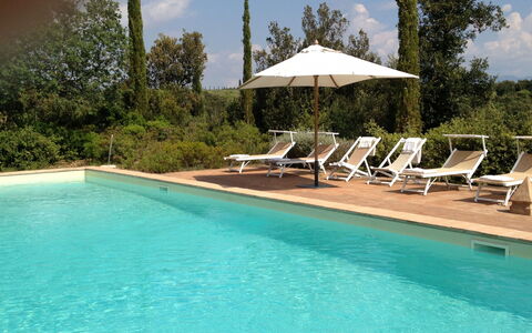 Lavacchio 10: Agua, Cielo, Nube, Propiedad, Piscina, Planta, Naturaleza, Azur, Árbol, Paraguas