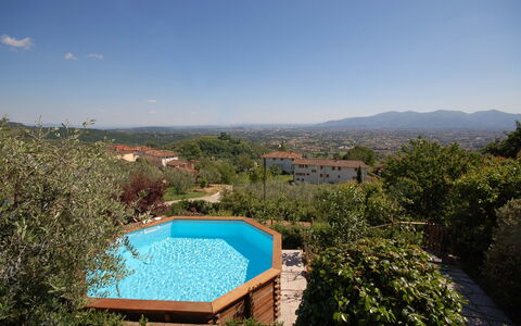 Alla Collina Del Sole: Cielo, Agua, Planta De La Comunidad, Planta, Piscina, Paisaje Natural, Árbol, Vegetación, El Terreno Del Lote, Paisaje