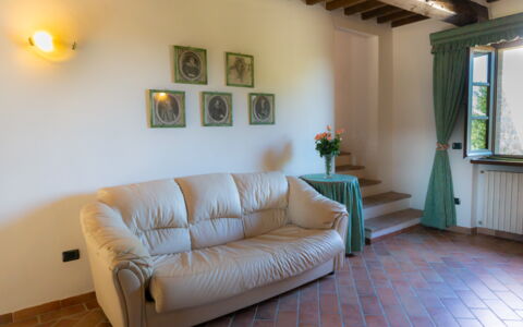 Villa Lugnano: Mueble, Marco, Propiedad, Ventana, Sofá, Edificio, Comodidad, Verde, Planta, Planta De Casa