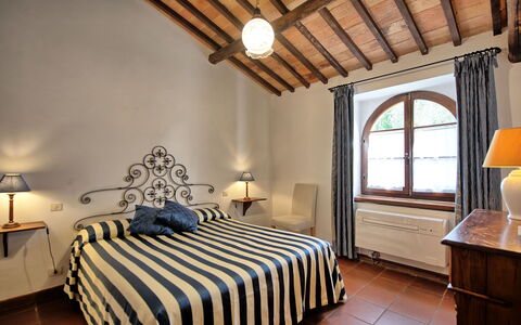 Palazzo Bello: Propiedad, Mueble, Comodidad, Azur, Ventana, Madera, Edificio, Diseño De Interiores, Encendiendo, Lámpara