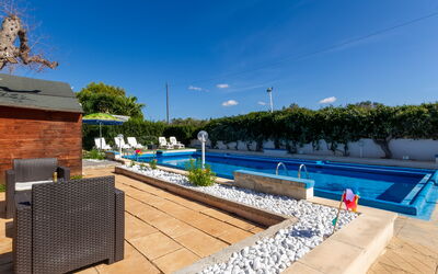 Casolare Dei Dolci Miraggi: Agua, Cielo, Nube, Planta, Piscina, Árbol, Mueble Para Exteriores, Diseño Urbano, Ocio, Espacio Publico
