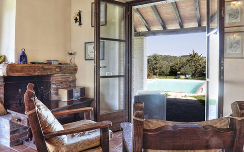 Villa Le Selvole: Mueble, Propiedad, Mesa, Edificio, Silla, Madera, Diseño De Interiores, Arquitectura, Sala, Sombra