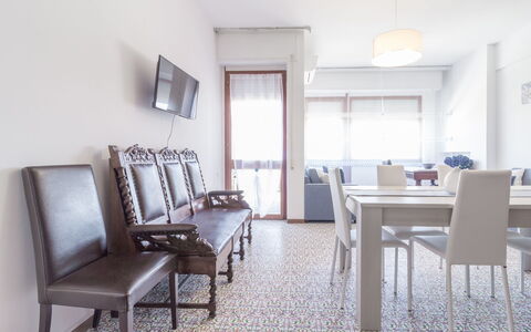 Cattolica Sea Loft: Mueble, Propiedad, Mesa, Edificio, Silla, Marco, Diseño De Interiores, Madera, Planta De Casa, Comodidad