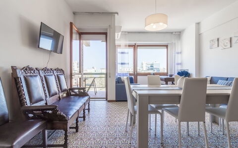 Cattolica Sea Loft: Mueble, Propiedad, Mesa, Azur, Marco, Planta De Casa, Silla, Encendiendo, Ventana, Arquitectura