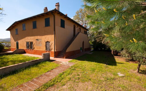 Holiday Home Giannella: Planta, Cielo, Edificio, Ventana, Árbol, El Terreno Del Lote, Hierba, Casa, Cabaña, Puerta