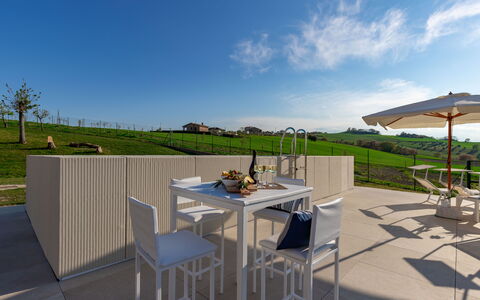 Villa Clair: Cielo, Mesa, Mueble, Nube, Sombra, Mesa Al Aire Libre, Planta, Mueble Para Exteriores, Silla, Madera