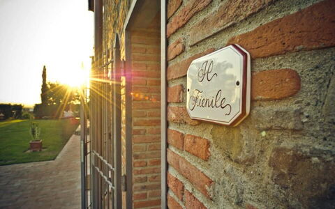 Il Fienile Holiday Home: Planta, Edificio, Madera, Naranja, Enladrillado, Árbol, Ladrillo, Cielo, Área Rural, Superficie De La Carretera