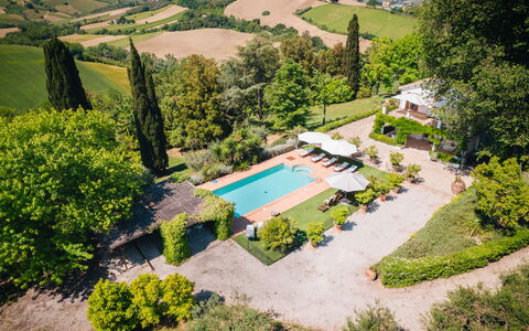 Villa La Picena: Inmuebles, Piscina, Jardín, Hacienda, Villa, Mansión, Recurso, Paisajismo, Patio, Casa De Campo