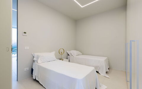 Villa Diodoro: Mueble, Edificio, Comodidad, Almohada, Diseño De Interiores, Casa, Madera, Suelo, Marco De La Cama