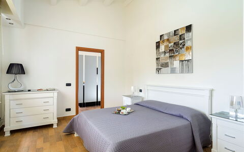 Villa Girgenti: Gabinetes, Mueble, Propiedad, Edificio, Comodidad, Cajón, Marco, Cajonera, Madera, Diseño De Interiores