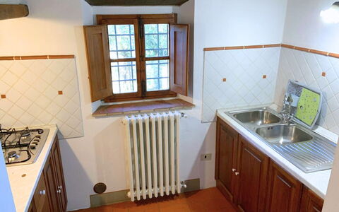 Borgo Delle Fonti: Cocina, Aparato De Cocina, Madera, Electrodoméstico, Fregadero, Mostrador, Piso, Estufa De Cocina, Estufa, Estufa De Gas