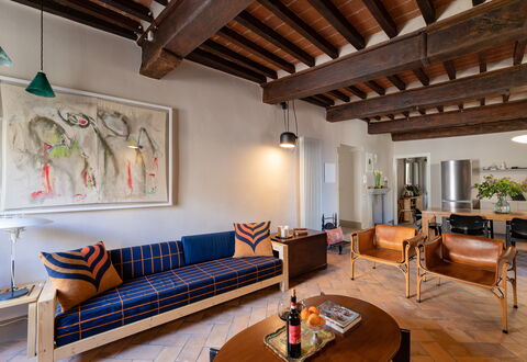 Appartamento Palei: Sofá, Mueble, Propiedad, Mesa, Edificio, Marco, Planta De Casa, Encendiendo, Madera, Piso