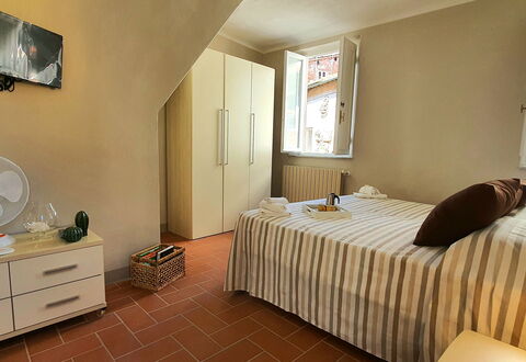 Loft Lucca: Mueble, Propiedad, Gabinetes, Ventana, Comodidad, Madera, Diseño De Interiores, Cajón, Marco De La Cama, Edificio