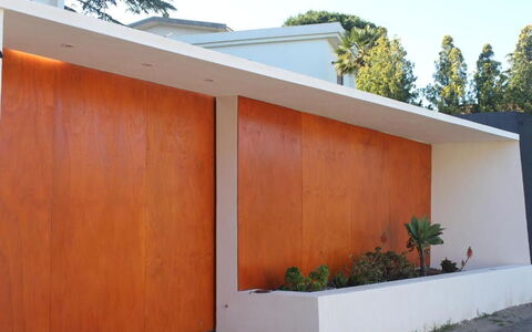 Tre Donne: Planta, Propiedad, Edificio, Cielo, Árbol, Sombra, Madera, Arquitectura, Casa, Pared