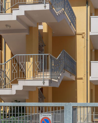 Fano Lighthouse: Propiedad, Edificio, Madera, Arquitectura, Diseño Urbano, Diseño De Interiores, Condominio, Barrio, Barrio Residencial, Bienes Raíces