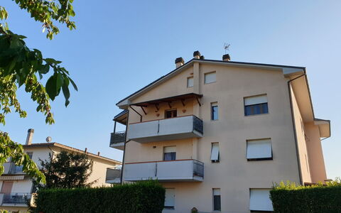 L'attico Di Castelfidardo: Cielo, Planta, Edificio, Ventana, Casa, Diseño Urbano, Barrio Residencial, Fachada, Árbol, Condominio