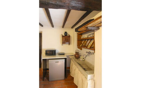 La Casa nel Borgo: Piso, Madera, Diseño De Interiores, Suelo, Mueble, Habitación, Techo, Mostrador, Cocina, Casa