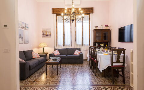 Villa Marconi: Marco, Mueble, Sofá, Decoración, Diseño De Interiores, Madera, Piso, Suelo, Sala, Comodidad