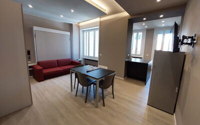 Pavia Tower 3: Sofá, Propiedad, Mesa, Mueble, Comodidad, Edificio, Madera, Televisión, Diseño De Interiores, Sala