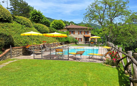Villa Renaccio: Piscina, Recurso, Asentamientos Humanos, Eco Hotel, Thermae, Inmuebles, Hacienda, Villa, Jardín, Ciudad De Vacaciones