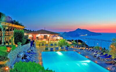 Blue-wave Experience Resort: Agua, Cielo, Edificio, Propiedad, Piscina, Balneario, Azur, Planta, Paisaje Natural, Ocio