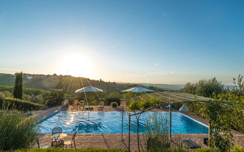 Villa i Colli: Agua, Cielo, Planta, Piscina, Azur, Árbol, Paisaje Natural, Cuerpo De Agua, Sombra, Ocio