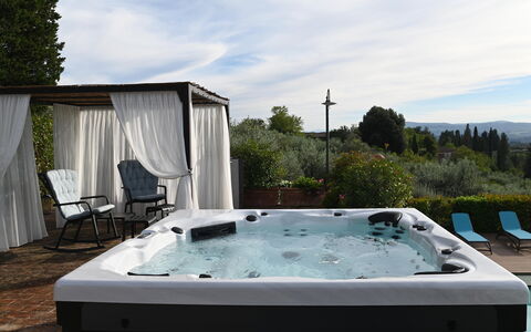 Villa Tresanti: Agua, Cielo, Planta, Nube, Bañera, Piscina, Azur, Jacuzzi, Jacuzzi, Diseño De Interiores