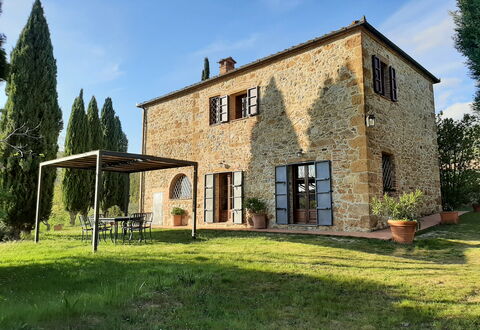 Casa Banditello: Cielo, Planta, Edificio, Ventana, Nube, Árbol, Paisaje Natural, Casa, El Terreno Del Lote, Maceta