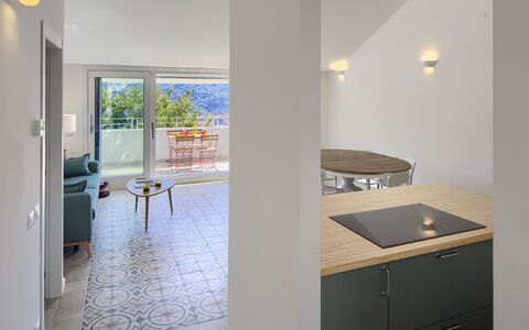 Casa Grande Mare - Levanto: Mueble, Gabinetes, Propiedad, Edificio, Madera, Mesa, Cocina, Diseño De Interiores, Mostrador, Piso
