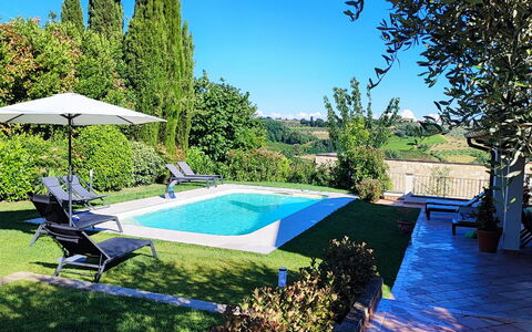 Villa Di Pillo: Planta, Cielo, Agua, Los Recursos Hídricos, Piscina, Azur, Naturaleza, Sombra, Paisaje Natural, Arecales