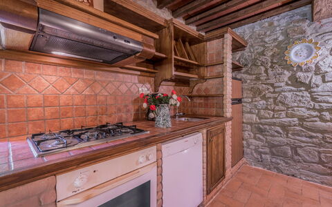 Mulino Al Suono - Badia Agnano, Toscana: Propiedad, Gabinetes, Mostrador, Edificio, Madera, Diseño De Interiores, Encendiendo, Arquitectura, Cocina, Manchas De Madera