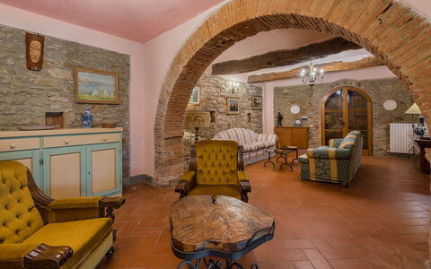Borgo La Casina - Badia Agnano, Toscana: Propiedad, Edificio, Marco, Madera, Diseño De Interiores, Piso, Suelo, Casa, Sala, Decoración